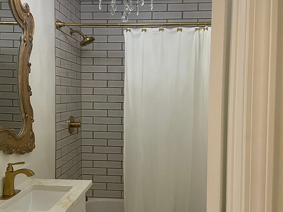 5th image of 4001 Wilmer St APT 8