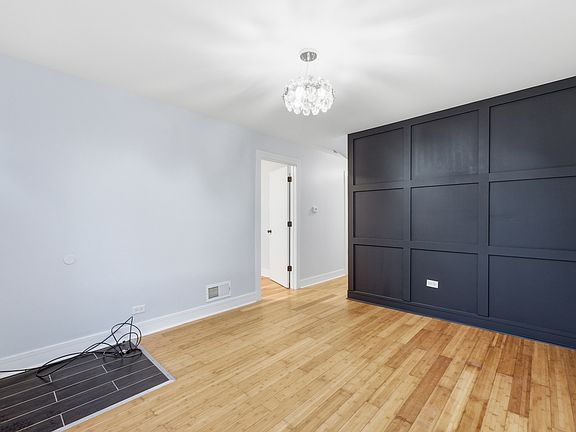 4th image of 7640 W 63rd Pl