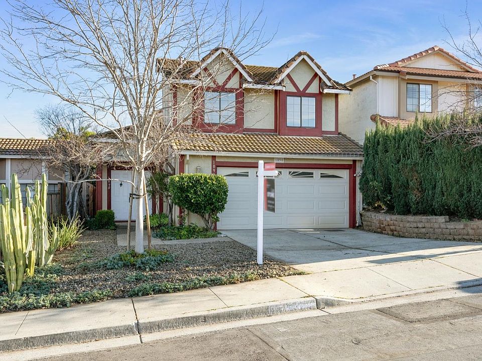 1st image of 1090 Minoru Dr