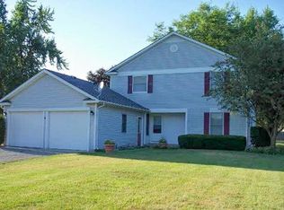 2520 Dean Rd, Lambertville, MI 48144