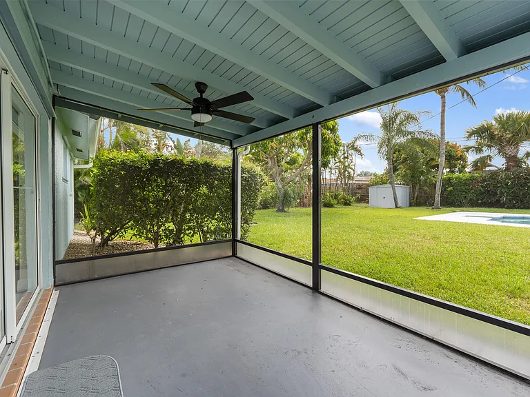 204 Circle E — Photo 16
