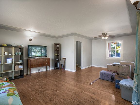3rd image of 6611 S Wapato St