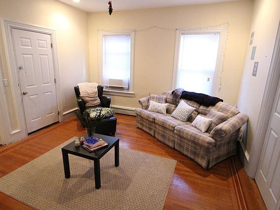 4th image of 28 Wood St #3
