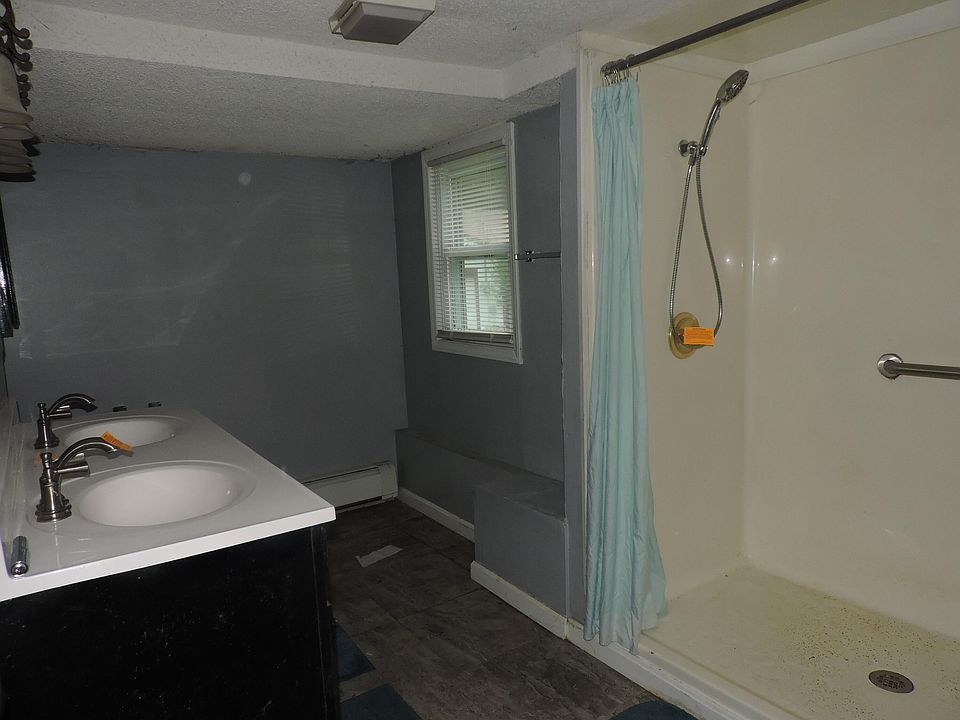 28th image of 441 Clark Line Rd