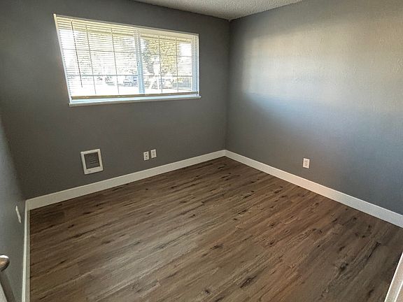 4th image of 1109 E 30th St #1109