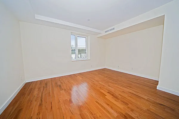 Rented by Level Group | media 32