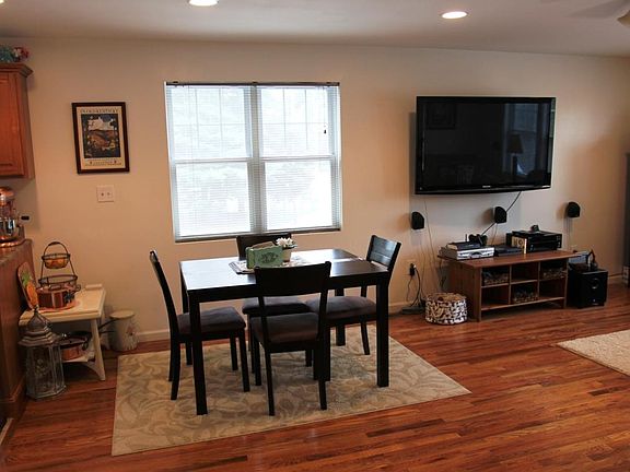 3rd image of 4 West St #B