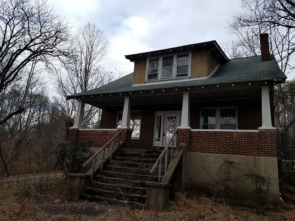 2nd image of 106 Woody Cir