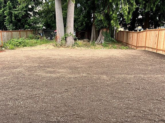 4th image of 411 205th Street SW #A