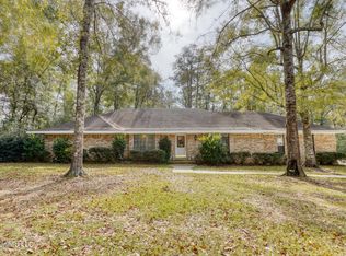 2500 Tearose Ln, Moss Point, MS 39562