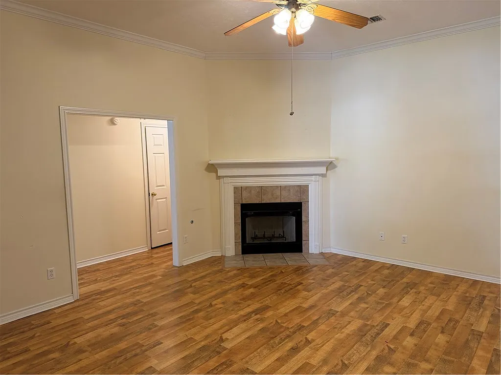 3 bed, 1558 sqft, $2,000 — Photo 4