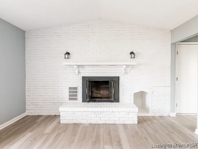 8109 Old State Road 60 — Photo 9