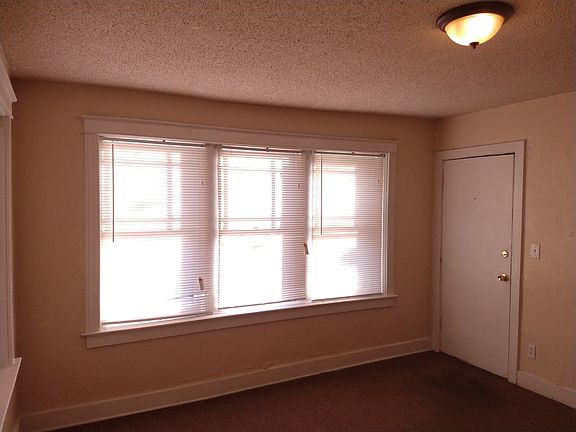 3rd image of 418 W 33rd St APT 8