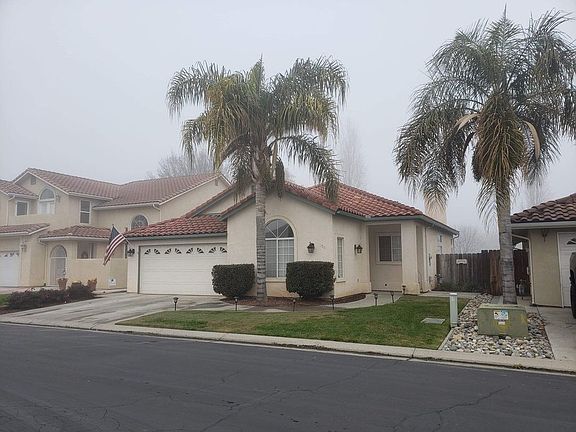 2nd image of 170 Lake Dr