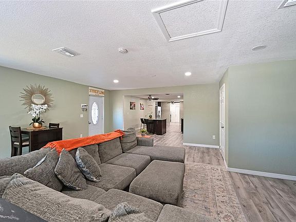 5th image of 1423 12TH AVENUE W