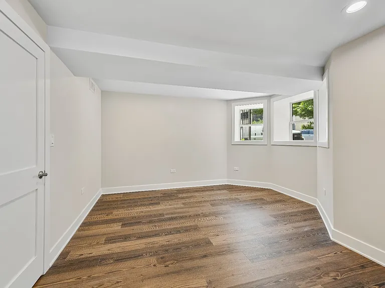 2257 N Sawyer Ave #G — Photo 10