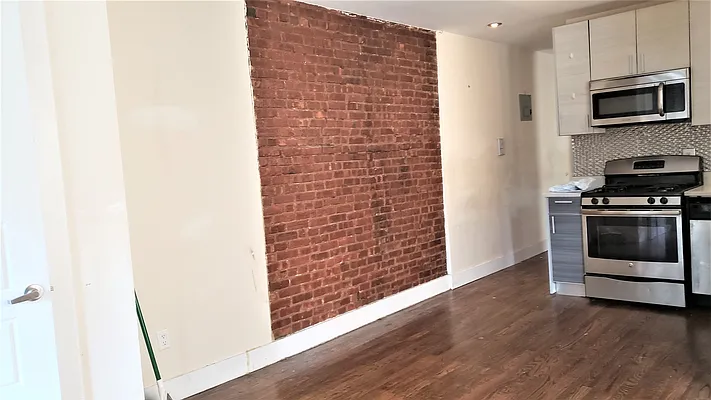 Rented by The Hamilton Group | media 2