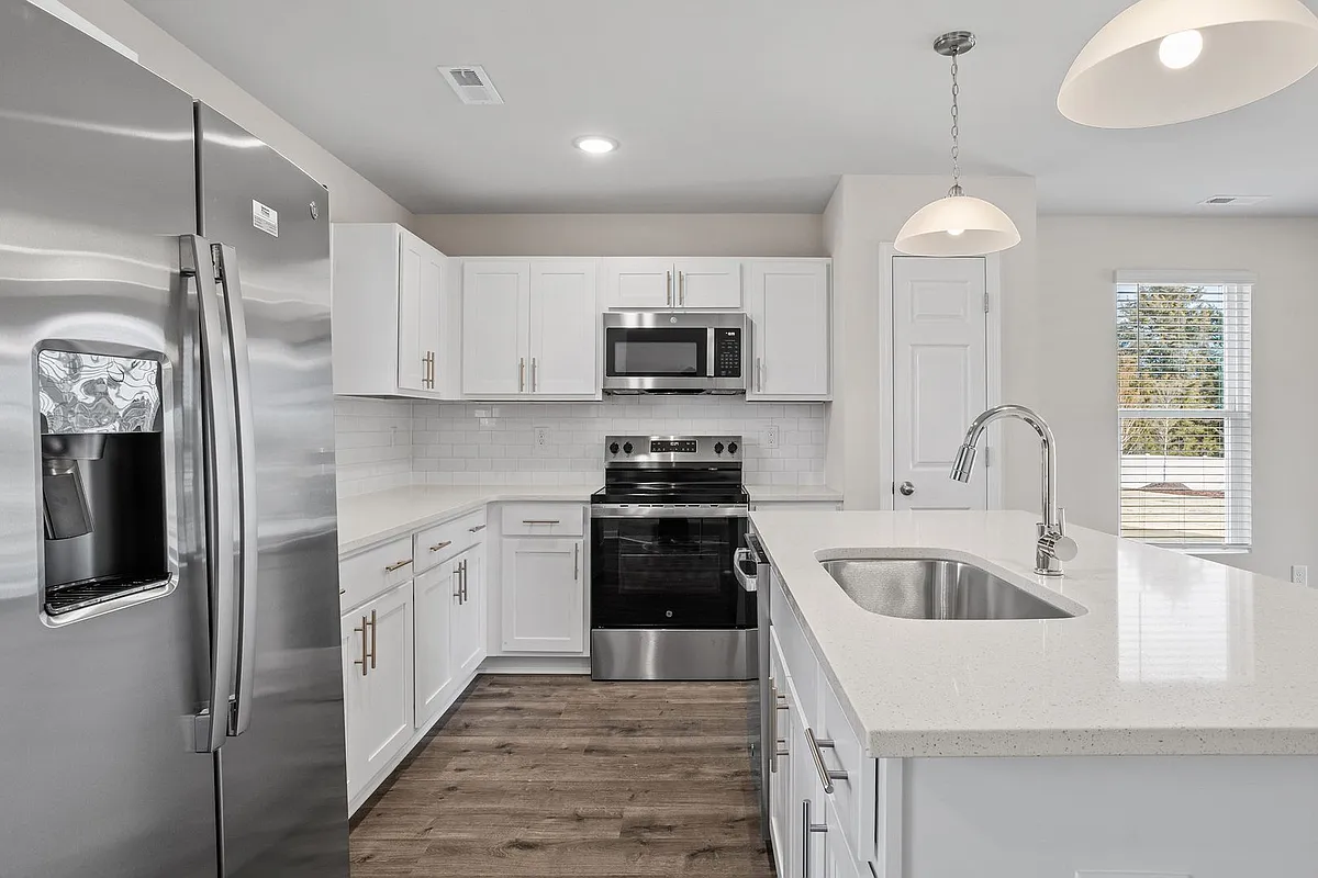 Building Photo - 1037 Peony Ln