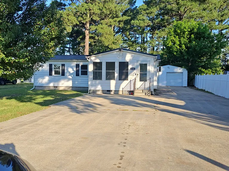 1124 Horseshoe Rd — Photo 1