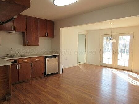 4th image of 4416 S Hayden St