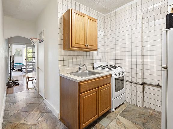 4th image of 75 E 2nd St APT 9