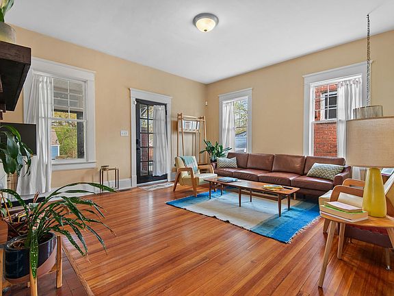 2nd image of 1006 Park Ave