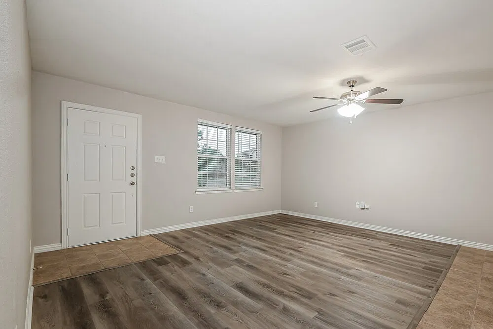 4 bed, 2.0 bath, 1404 sqft, $2,195 — Photo 3
