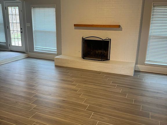 3rd image of 5921 Pleasant Hill Dr