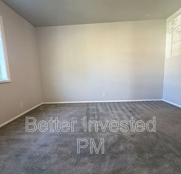 204 N Main St — Photo 26