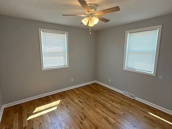 4th image of 17627 Walter St