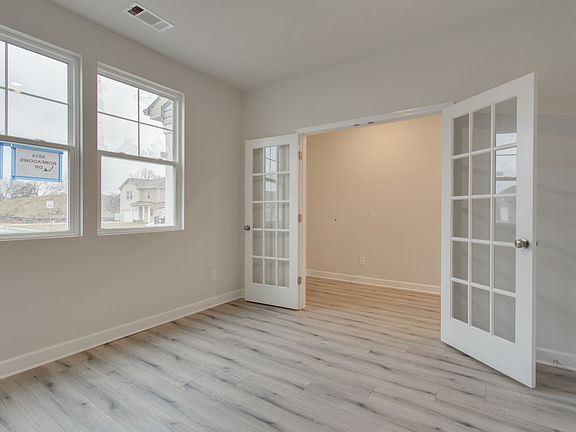 4th image of 904 Peony Ct Lot 212