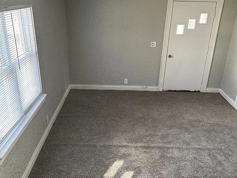 224 Maple St #2 — Photo 9