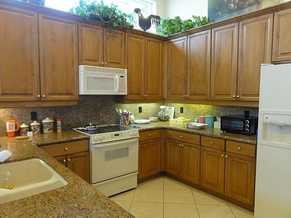 3rd image of 11065 Malaysia Cir