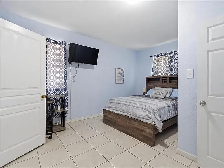 10107 N Aster Ave — Photo 7