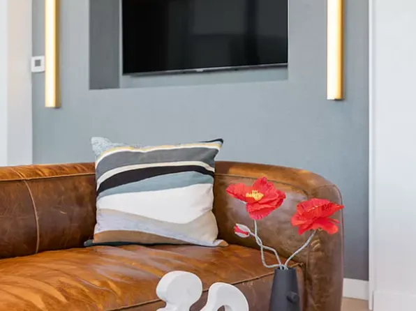 445 Grand Avenue image 12 of 38