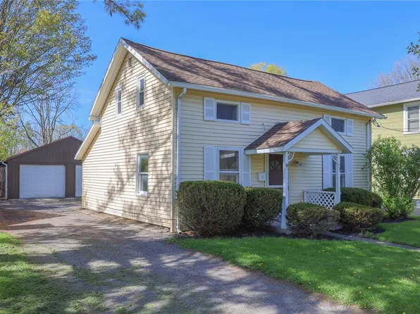 72 Chapel St, Canandaigua, NY 14424