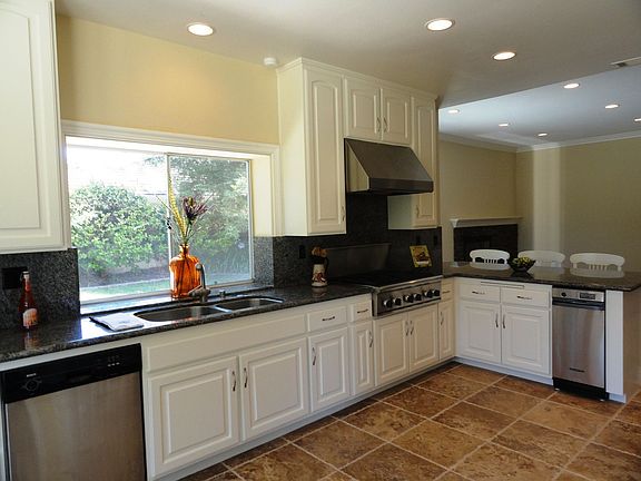 2nd image of 1033 Lynnmere Dr