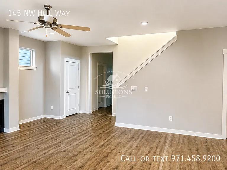 145 NW Hill Way — Photo 3