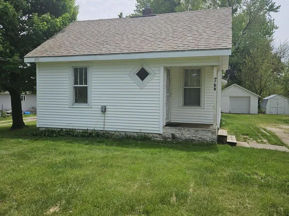2759 Riverside Rd, Benton Harbor, MI 49022