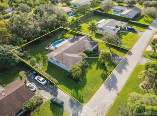 10484 SW 114th Ter, Miami, FL 33176