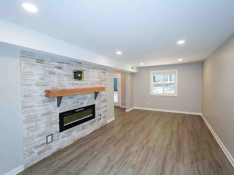 6901 Wyndbend Ln — Photo 7