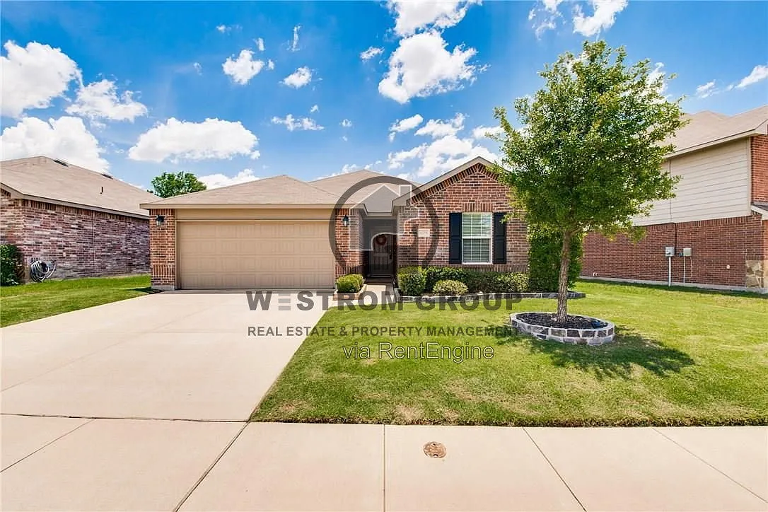 3 bed, 2.0 bath, 1695 sqft, $2,145 — Photo 1