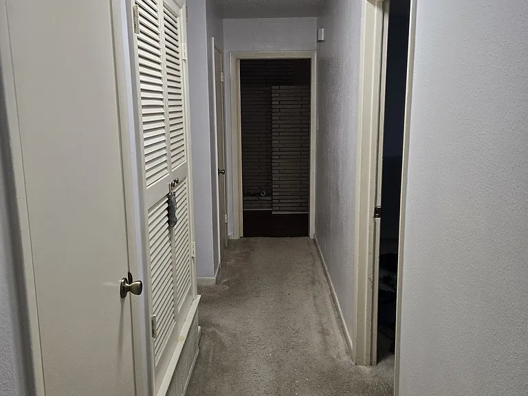 3406 Halifax Dr — Photo 3