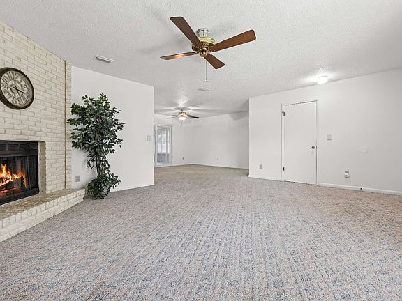 5th image of 233 SE Sandia Way
