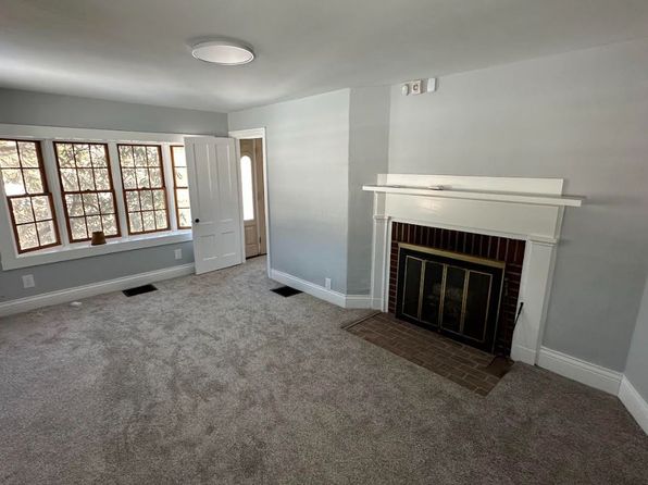 6 Hunnewell Ln