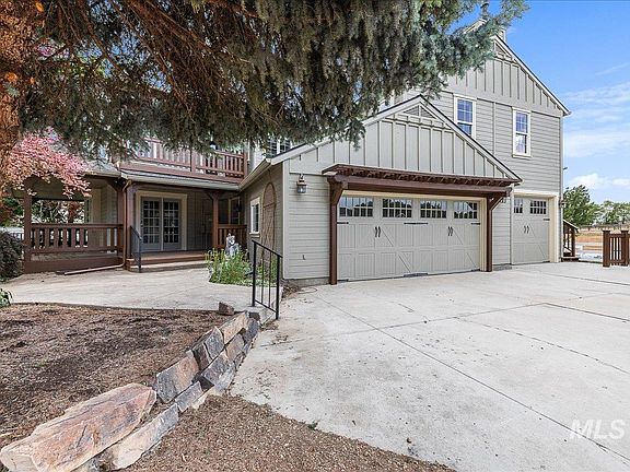 3rd image of 10060 W Rolling Hills Dr