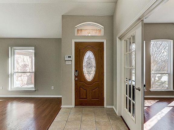 4th image of 619 Ember Ln
