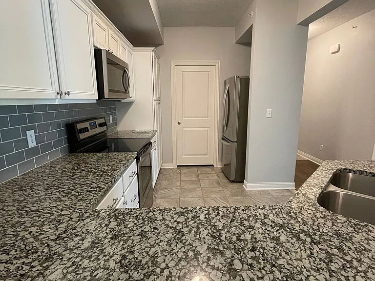 4006 W Worley St #207 — Photo 5