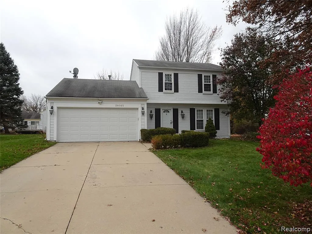 28165 Yorktown Rd photo 1