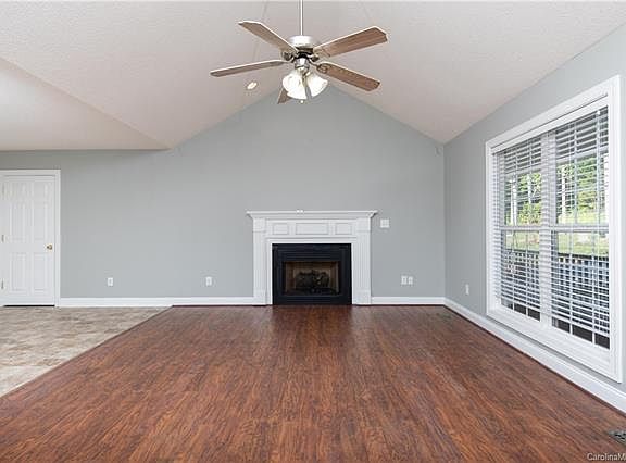 2nd image of 914 Ragin Ln